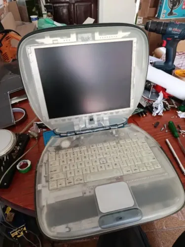 Apple iBook Clamshell G3 Graphite funcionando