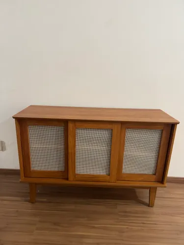 Móvel Buffet com portas de correr