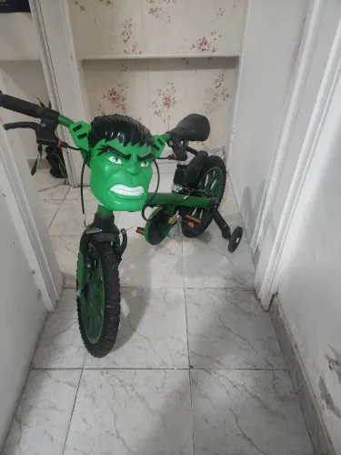 Bicicleta Infantil Hulk aro 16 Pouco uso