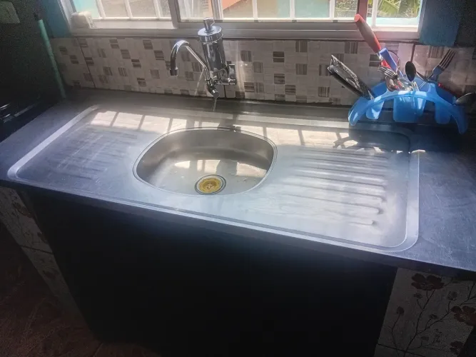 Vendo uma pi de cozinha de inox1.50 usado bom retirar no endereço eu nao entrego
