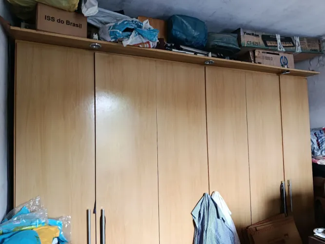 Guarda roupa e cama de casal com colchão