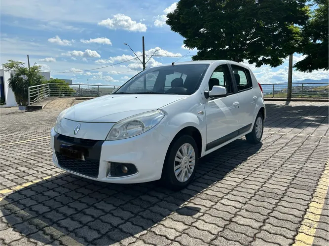 Renault Sandero Privilège Hi-flex 1.6 8V 5P 2013