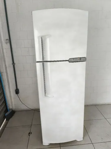 Geladeira Brastemp 354L Frost Free funcionando perfeitamente