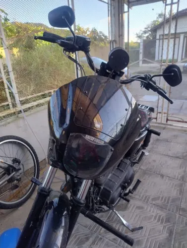 Harley 883IRON PERSONALIZADA, TANQUE DE 1200, PNEUS SEMINOVOS