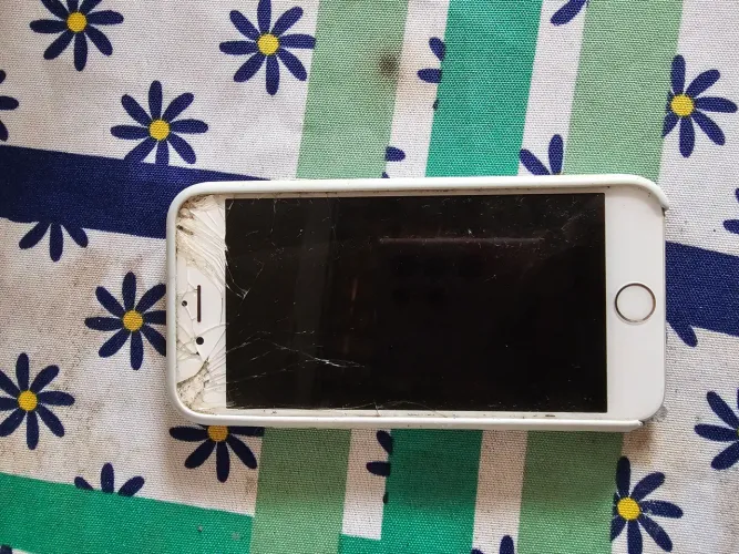 IPHONE 6S com defeito