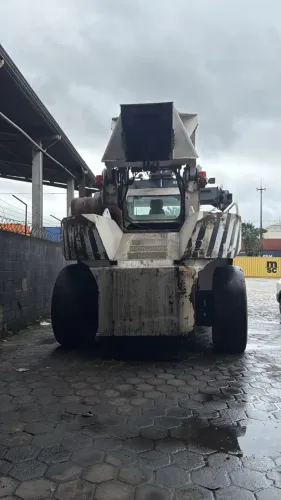 Empilhadeira Terex Super Stacker