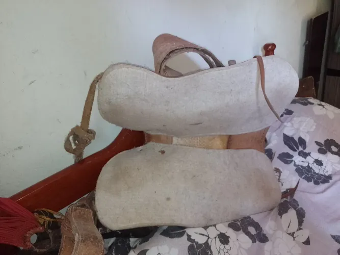 Vende se sela de montaria 600 Reais