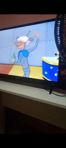 Vendo tv marca vizzion sem marcas de uso , pouco tempo de uso , nunca foi pra concerto 