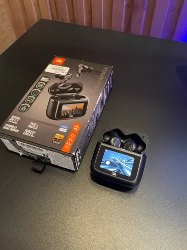 Fone Bluetooth JBL Tour Pro 3 com Smart Case Touch - Completo na Caixa