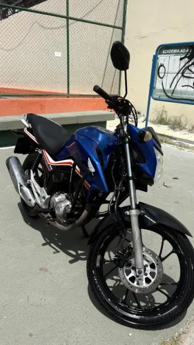 Titan 160 azul
