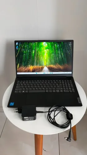 Notebook Lenovo V15 Intel i5 12ª Geração | 16GB RAM | SSD 256GB | Windows 11 Pro