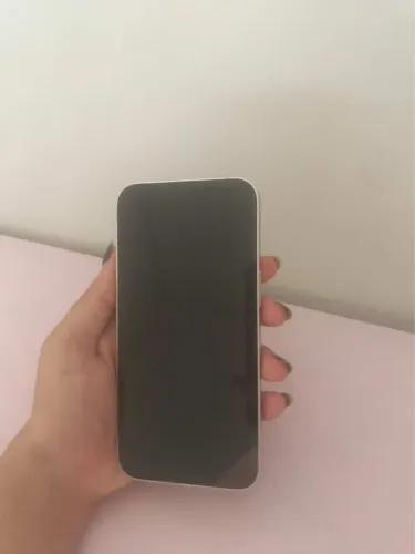 iPhone 14 branco á venda 
