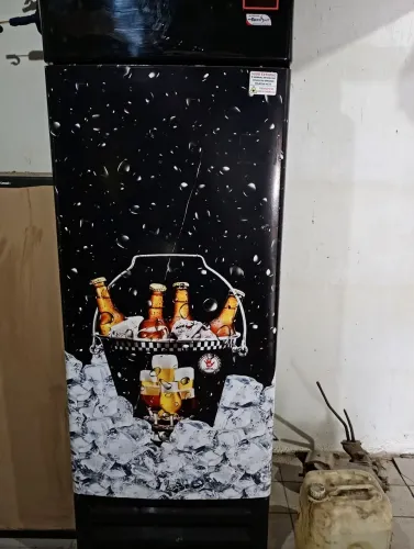 Cervejeira porta fechada