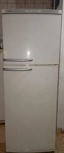 Vende-se geladeira grande