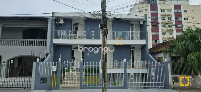 CASA NO ESTREITO - 4 DORMITÓRIOS, 2 SUÍTES , 3 VAGAS COBERTAS E PISCINA