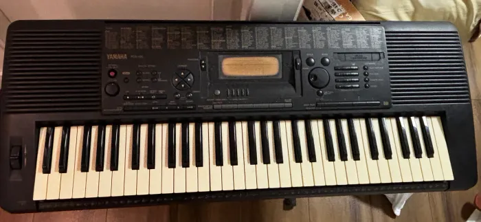 Yamaha PSR-520 + Capa e Fonte ( USADO)