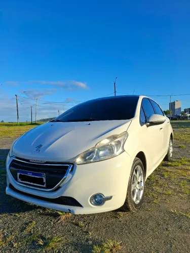 Peugeot 208 Allure 1.5 Flex 8V 5P 2014
