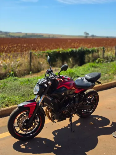 Moto extremamente conservada e repleta de acessórios