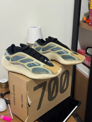 Yeezy 700 v3 ORIGINAL