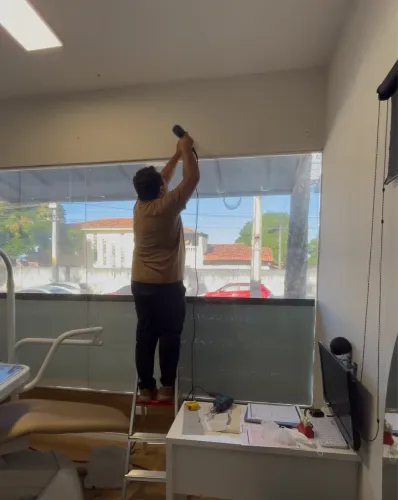 Instalação/manutenção/higienização de cortinas