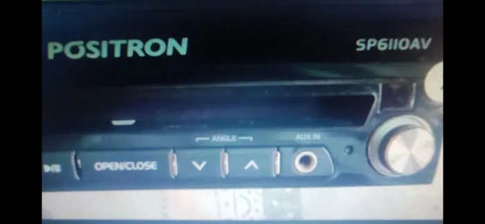 Rádio pósitron, lê anúncio