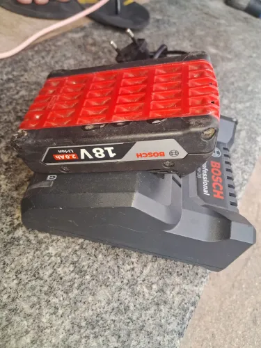 Bateria e Carregador bosch 18v