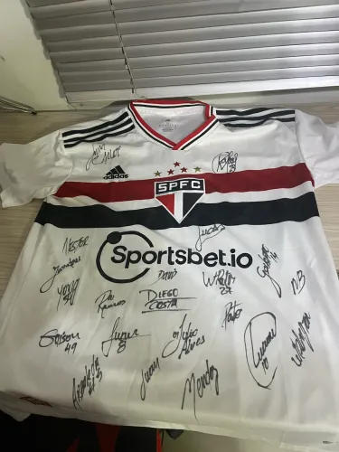 Camisa SPFC autografada original ( Copa do Brasil 2023)