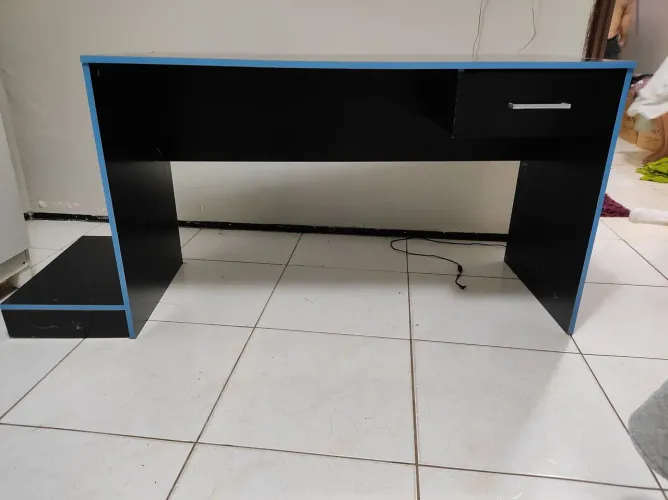 Mesa Gamer, Azul e Preta, Com espaço pra CPU
