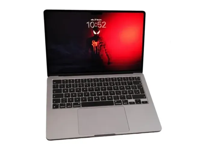 MacBook Air M2 13.6" - 16GB RAM / 256GB SSD - Perfeito Estado (Apenas a vista pix.)