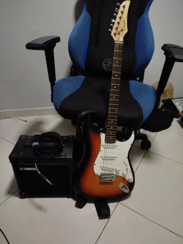 Guitarra Condor RX-10 + Amplificador Yamaha GA15II + Cabo Santo Angelo + Correia