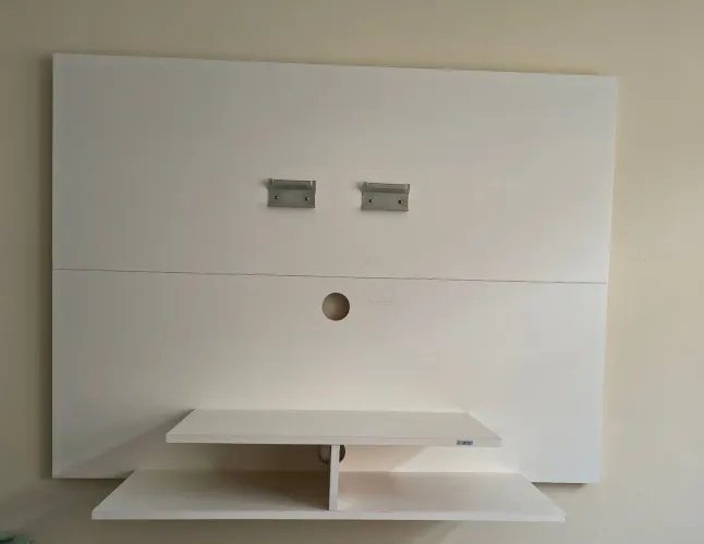 Rack suspenso / Painel para TV até 43 polegadas