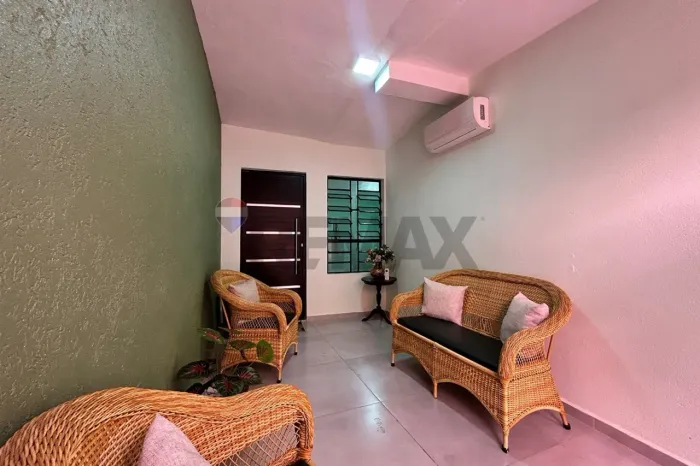 Salas Comerciais em Mogi Mirim -Centro / Construção: 12 m² - R$ 650,00 / Mês