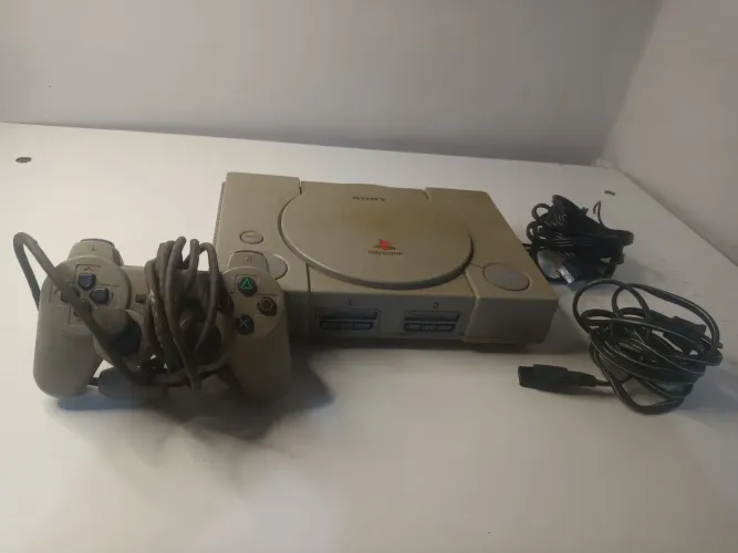 PlayStation 1 FAT Modelo: SCPH-9001