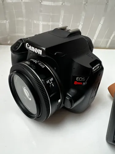 CANON SL3 + LENTE 24MM PANCAKE CANON