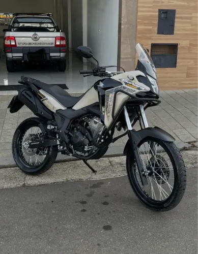 Honda Sahara 300 2025