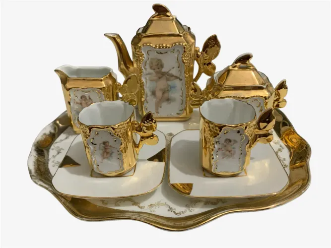 Antigo Jogo Miniatura de Café Dourado com Querubins - Porcelana Vintage Anos 40/50