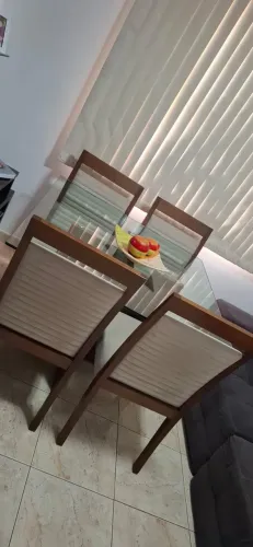 Mesa de jantar 4 lugares