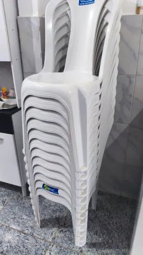 4 mesas sol plast com 16 cadeiras Bistrô Pratagi Branca