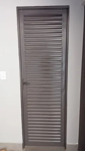 Pintura de portas, portões e janela 