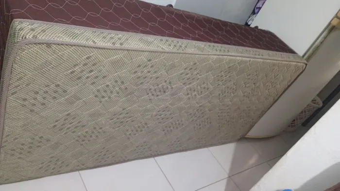Cama box de solteiro com colchão conjugado