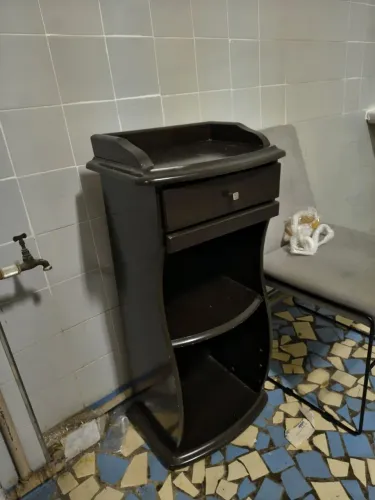 Cômoda com gaveta