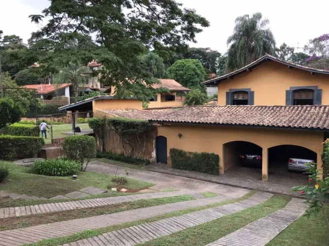 Casa com 4 dormitórios à venda, 925 m² Vila Santo Antônio - Cotia/SP