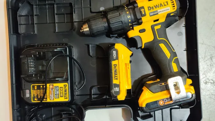 Furadeira a bateria dewalt parafusadeira dewalt 20v impacto dvd 7781