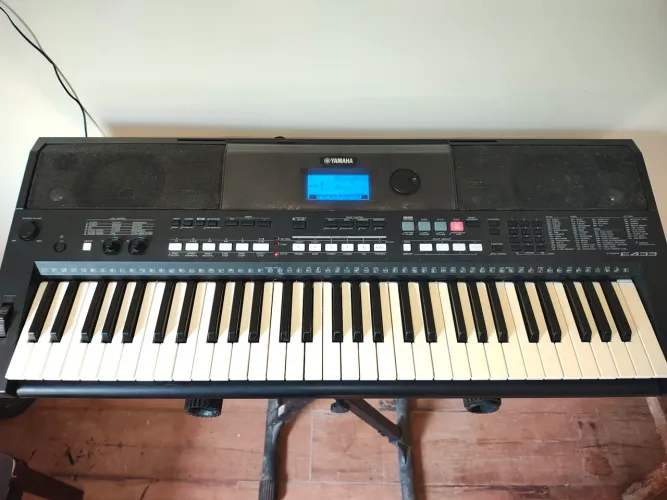 Teclado digital Yamaha PSR-E433