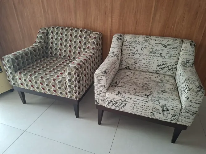 Duas poltronas decorativas 