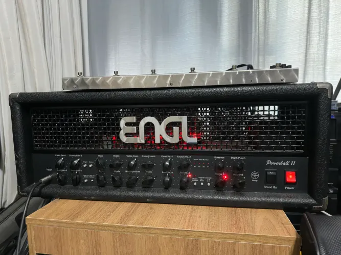 Amplificador valvulado Engl powerball II com footswitch original