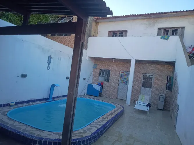 Casa com Piscina 1° Andar