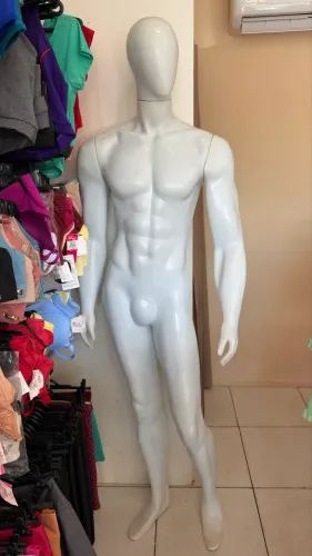 Manequins