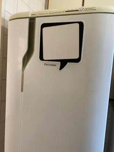 Geladeira frost free Electrolux com motor novo