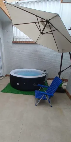 Spa Inflável 669L com Bomba 220V e 120 Jatos Miami Bestway
